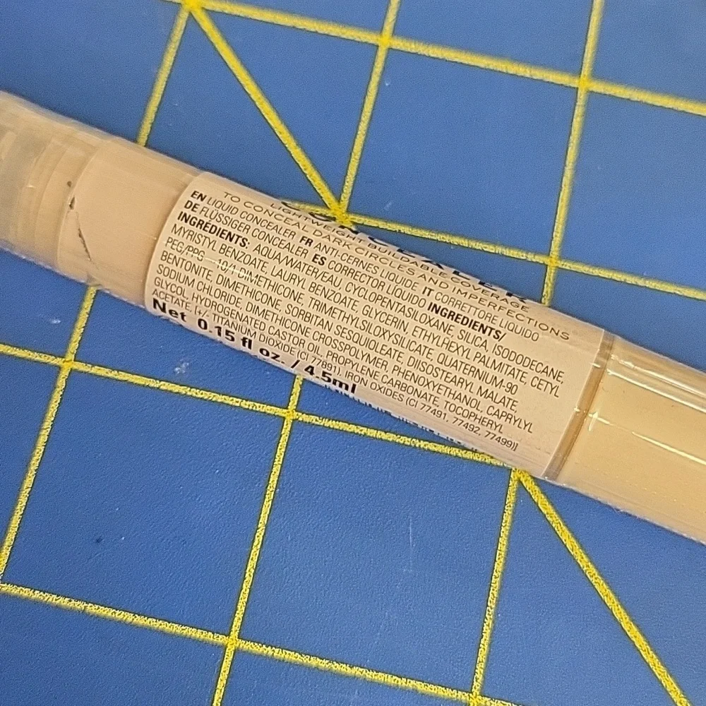 Revolution Fast Base Concealer for Flawless Coverage C 0.5 New 4.5ml